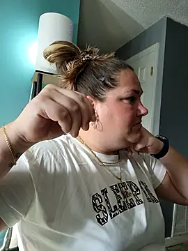 SexyNikki6969 online show from November 13, 2025, 1:26 pm