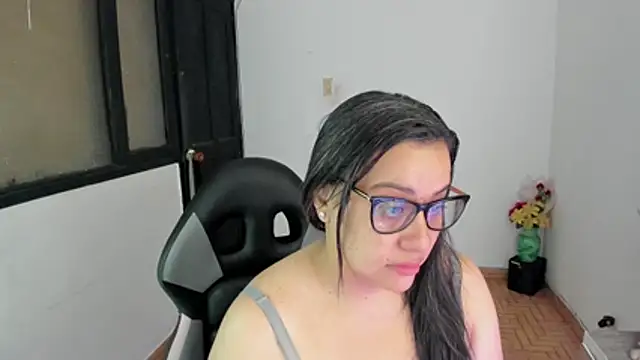 smile sweetpao online show from December 15, 2025, 9:31 pm