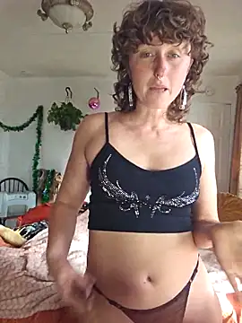 mossy kiss online show from December 15, 2025, 7:31 pm