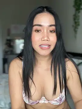 Snapshot of JazzieXo chatting on December 6, 2024, 10:46 pm JazzieXo online show from December 6, 2024, 10:46 pm