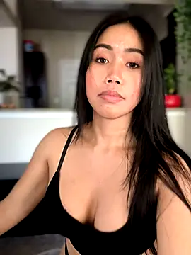 Snapshot of JazzieXo chatting on October 23, 2025, 9:24 pm JazzieXo online show from October 23, 2025, 9:24 pm