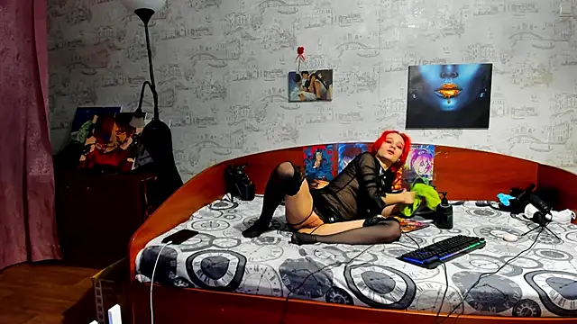 Snapshot of KagamiTayga chatting on February 6, 2026, 2:51 am KagamiTayga online show from February 6, 2026, 2:51 am