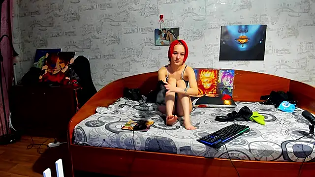 Snapshot of KagamiTayga chatting on February 15, 2026, 2:45 am KagamiTayga online show from February 15, 2026, 2:45 am