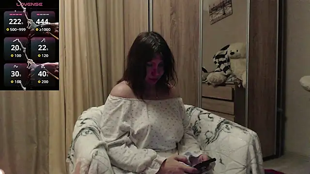 Snapshot of ROXOLANAA_SEXY chatting on February 6, 2026, 2:46 pm ROXOLANAA SEXY online show from February 6, 2026, 2:46 pm