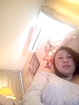 Snapshot of ROXOLANAA_SEXY chatting on February 10, 2026, 1:43 pm ROXOLANAA SEXY online show from February 10, 2026, 1:43 pm