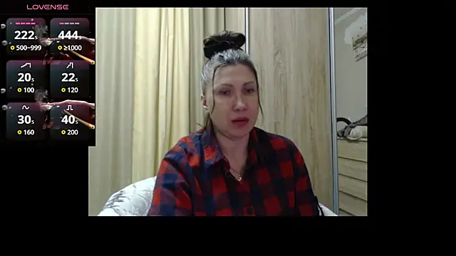 Snapshot of ROXOLANAA_SEXY chatting on February 22, 2026, 8:32 pm ROXOLANAA SEXY online show from February 22, 2026, 8:32 pm