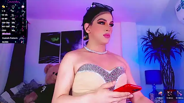 Sophiesweet5 online show from November 16, 2025, 5:06 pm