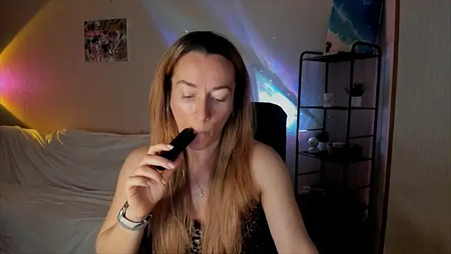 Snapshot of RebeccaMartinez chatting on November 23, 2025, 6:56 am RebeccaMartinez online show from November 23, 2025, 6:56 am