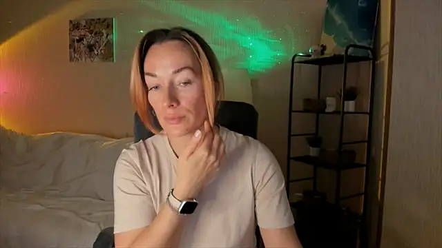 Snapshot of RebeccaMartinez chatting on November 7, 2025, 8:30 am RebeccaMartinez online show from November 7, 2025, 8:30 am