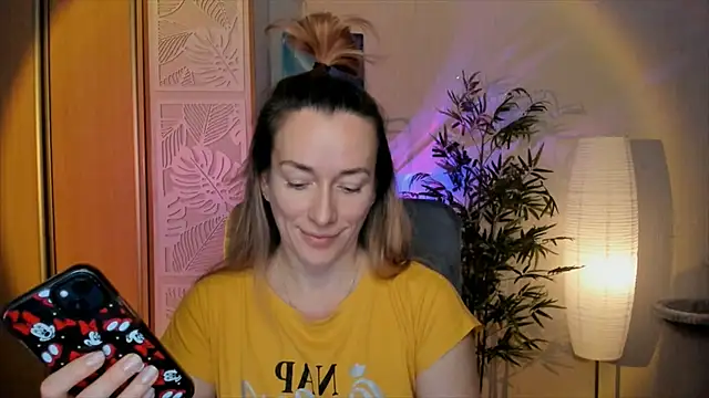 Snapshot of RebeccaMartinez chatting on January 7, 2026, 5:23 am RebeccaMartinez online show from January 7, 2026, 5:23 am