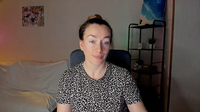 Snapshot of RebeccaMartinez chatting on December 1, 2025, 7:31 am RebeccaMartinez online show from December 1, 2025, 7:31 am