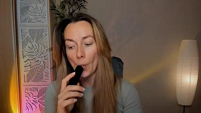 Snapshot of RebeccaMartinez chatting on February 26, 2026, 12:16 pm RebeccaMartinez online show from February 26, 2026, 12:16 pm