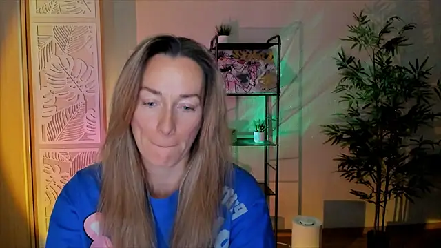 Snapshot of RebeccaMartinez chatting on February 1, 2026, 6:44 am RebeccaMartinez online show from February 1, 2026, 6:44 am