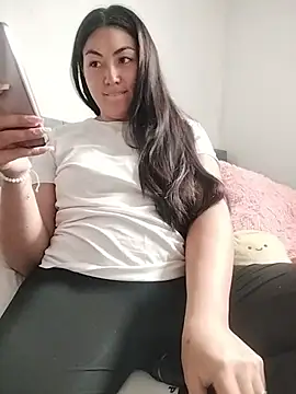 katha steele  online show from October 28, 2025, 3:33 pm