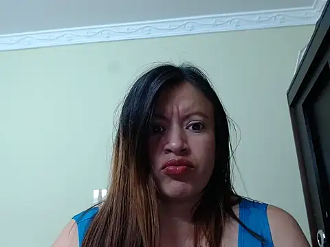 emilysamantha 8 online show from November 21, 2025, 8:08 pm