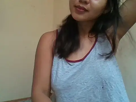 Snapshot of _smiling4u_ chatting on July 2, 2026, 12:33 am smiling4u online show from July 2, 2026, 12:33 am