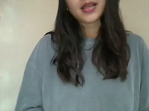 Snapshot of _smiling4u_ chatting on August 3, 2026, 8:44 am smiling4u online show from August 3, 2026, 8:44 am