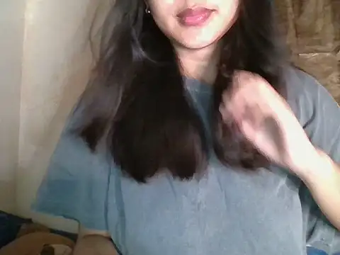 Snapshot of _smiling4u_ chatting on July 15, 2026, 12:23 pm smiling4u online show from July 15, 2026, 12:23 pm