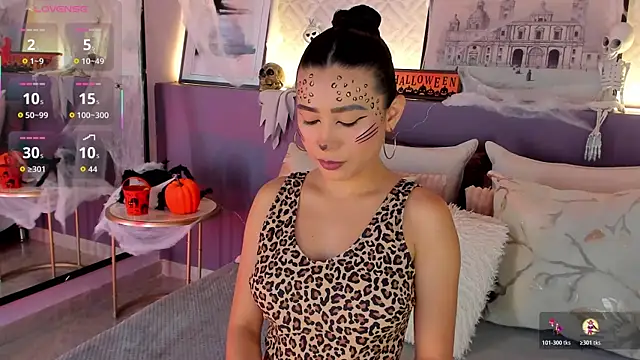 susan cute198 online show from November 1, 2025, 12:10 pm