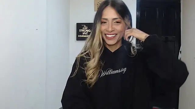 Liamiler01  online show from September 23, 2025, 12:34 pm