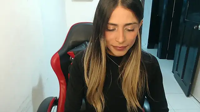 Liamiler01  online show from November 27, 2025, 2:23 am