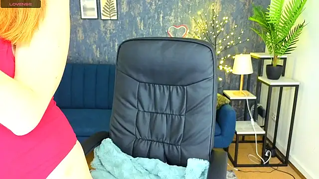 Snapshot of JeannieFox_ chatting on October 12, 2025, 6:26 am JeannieFox online show from October 12, 2025, 6:26 am