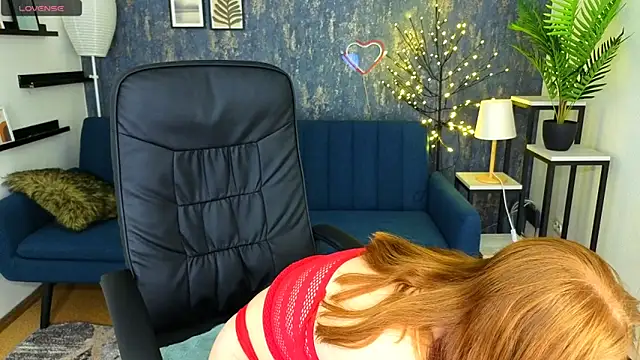 Snapshot of JeannieFox_ chatting on October 13, 2025, 6:26 am JeannieFox online show from October 13, 2025, 6:26 am