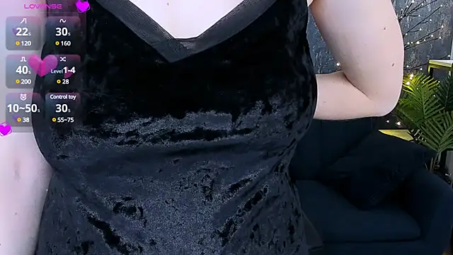Snapshot of JeannieFox_ chatting on March 7, 2025, 2:12 pm JeannieFox online show from March 7, 2025, 2:12 pm