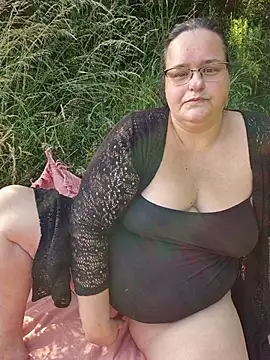 XxGipsyxX online show from June 19, 2026, 4:24 pm