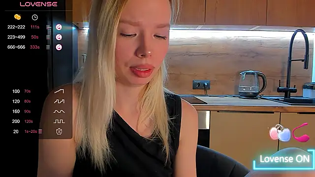 Snapshot of Olivia_Bells chatting on February 8, 2026, 9:34 pm Olivia Bells online show from February 8, 2026, 9:34 pm