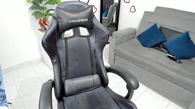 BellaFlaming online show from March 8, 2025, 11:16 am