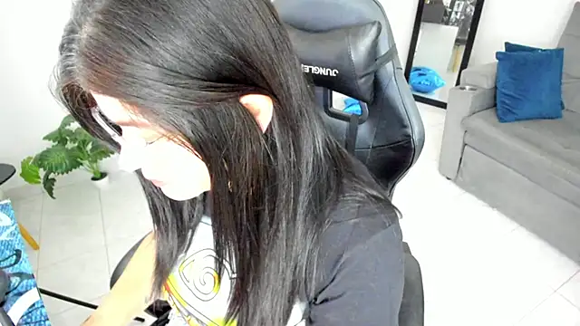 BellaFlaming online show from September 22, 2025, 11:27 am