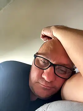 Snapshot of vanjbi45 chatting on October 4, 2025, 2:18 pm vanjbi45 online show from October 4, 2025, 2:18 pm