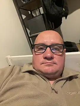 Snapshot of vanjbi45 chatting on October 18, 2025, 7:05 pm vanjbi45 online show from October 18, 2025, 7:05 pm