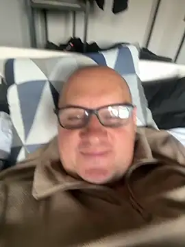 Snapshot of vanjbi45 chatting on October 21, 2025, 7:52 am vanjbi45 online show from October 21, 2025, 7:52 am