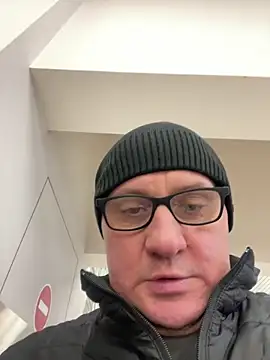 Snapshot of vanjbi45 chatting on January 3, 2025, 12:51 pm vanjbi45 online show from January 3, 2025, 12:51 pm