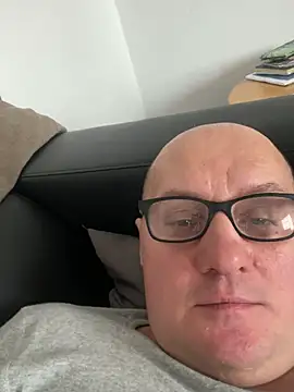 Snapshot of vanjbi45 chatting on February 2, 2025, 12:24 pm vanjbi45 online show from February 2, 2025, 12:24 pm