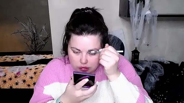 Emily Mo online show from October 31, 2025, 6:32 am