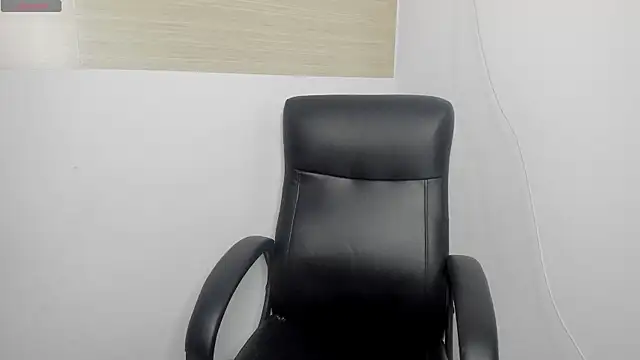 Snapshot of kiara_advani__ chatting on September 30, 2025, 2:12 pm kiara advani   online show from September 30, 2025, 2:12 pm