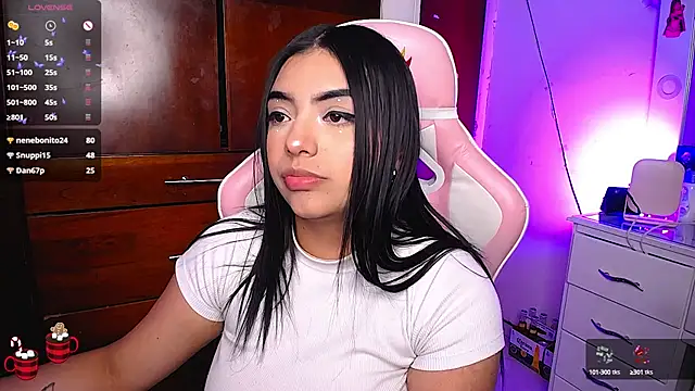 Snapshot of eva_six chatting on January 7, 2025, 10:30 pm eva six online show from January 7, 2025, 10:30 pm