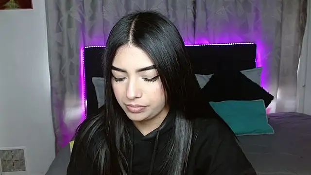 Snapshot of eva_six chatting on October 5, 2025, 5:25 pm eva six online show from October 5, 2025, 5:25 pm