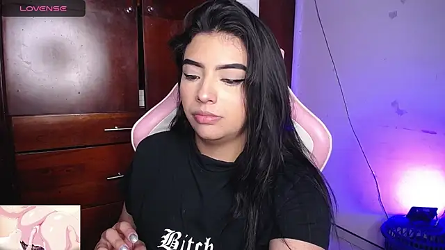 Snapshot of eva_six chatting on November 30, 2025, 6:52 pm eva six online show from November 30, 2025, 6:52 pm