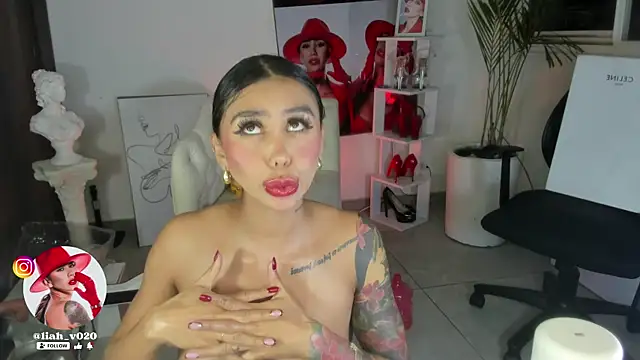 Snapshot of liah_v chatting on March 16, 2025, 12:23 am liah v online show from March 16, 2025, 12:23 am