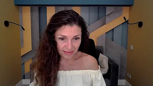 EllaLong online show from September 9, 2025, 11:30 am