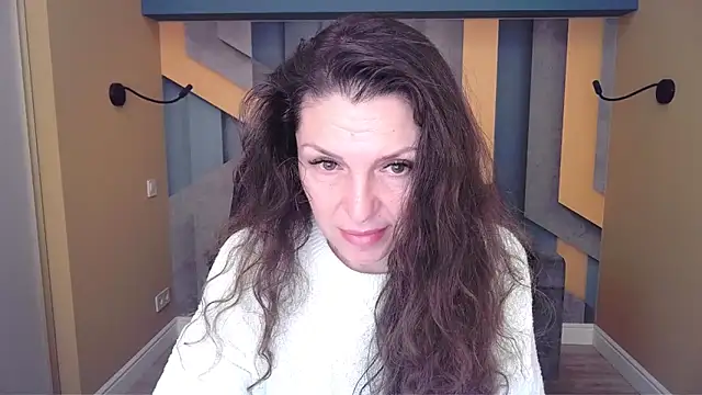 EllaLong online show from February 11, 2026, 12:38 pm