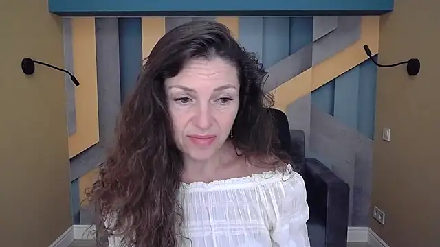 EllaLong online show from September 12, 2025, 11:32 am