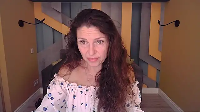 Snapshot of EllaLong chatting on July 21, 2026, 11:33 am EllaLong online show from July 21, 2026, 11:33 am
