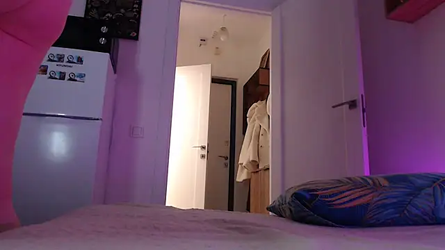 Snapshot of Karolina_love_ chatting on November 27, 2025, 12:22 am Karolina love online show from November 27, 2025, 12:22 am