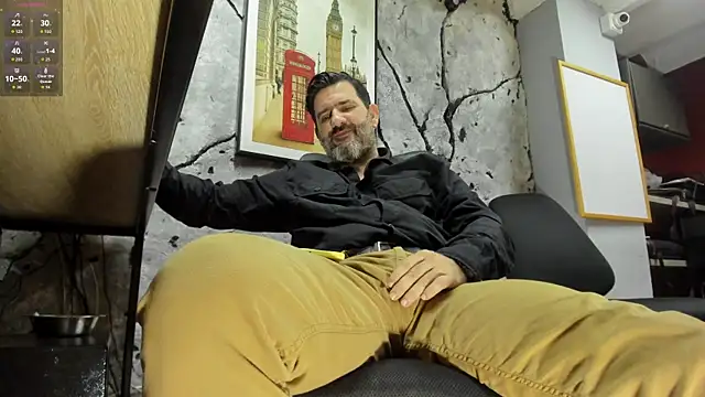 Snapshot of Maxi_TheBigDaddy chatting on May 20, 2026, 1:08 pm Maxi TheBigDaddy online show from May 20, 2026, 1:08 pm