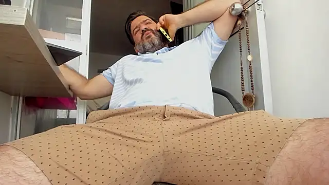 Maxi TheBigDaddy online show from March 21, 2026, 4:33 pm